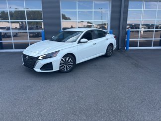 Used 2023 Nissan Altima 2.5 SV image 1
