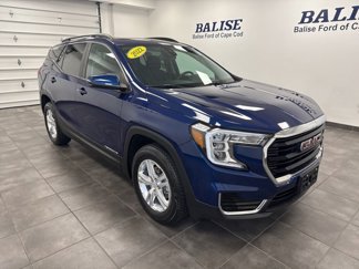 Used 2022 GMC Terrain SLE w/ Driver Convenience Package image 1