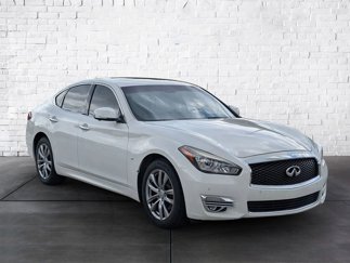 Used 2015 INFINITI Q70 3.7 image 1