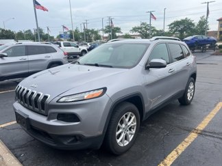 Used 2018 Jeep Cherokee Latitude w/ Cold Weather Group image 1