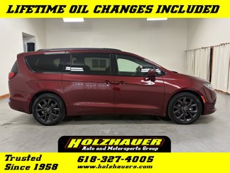 Used 2020 Chrysler Pacifica Touring-L Plus w/ S Appearance Package image 1