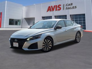 Used 2024 Nissan Altima 2.5 SV image 1