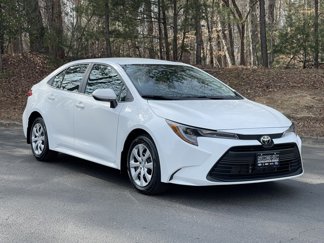 Used 2025 Toyota Corolla LE image 1