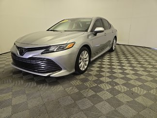 Used 2019 Toyota Camry L image 1