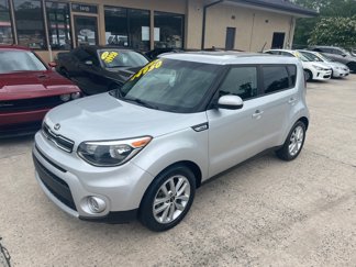 Used 2019 Kia Soul + image 1