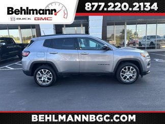 Used 2022 Jeep Compass Latitude w/ Sun and Sound Group image 1