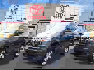 Used 2015 Jeep Cherokee Latitude image 1