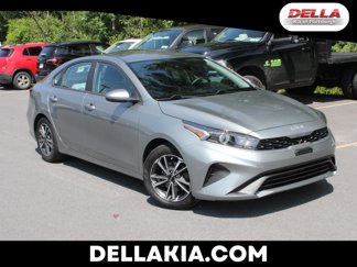 Used 2022 Kia Forte LXS image 1