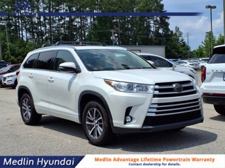 Used 2017 Toyota Highlander XLE image 1