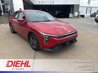 New 2025 Kia K4 LXS image 1