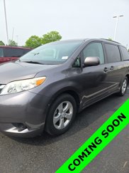 Used 2012 Toyota Sienna LE image 1