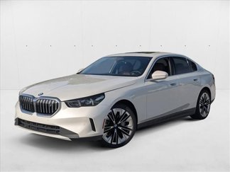 New 2026 BMW i5 eDrive40 w/ Premium Package image 1