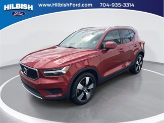 Used 2019 Volvo XC40 T5 Momentum image 1