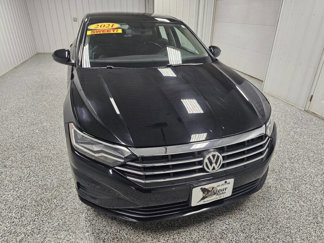Used 2021 Volkswagen Jetta SE image 1
