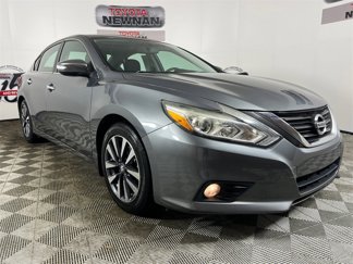 Used 2016 Nissan Altima 2.5 SV image 1