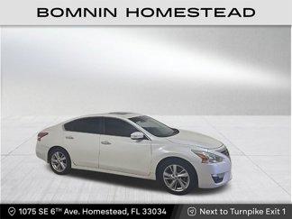 Used 2015 Nissan Altima 2.5 SV w/ Convenience Package image 1