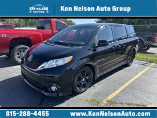 Used 2011 Toyota Sienna SE image 1