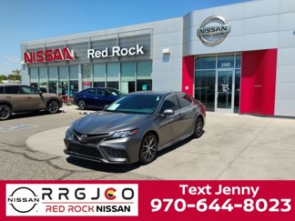 Used 2021 Toyota Camry SE image 1
