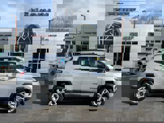 Certified 2024 Jeep Compass Latitude image 1