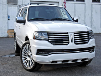 Used 2017 Lincoln Navigator Select image 1