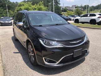 Used 2017 Chrysler Pacifica Limited image 1