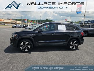 Used 2024 Volkswagen Taos SE image 1