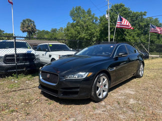 Used 2017 Jaguar XE Premium image 1