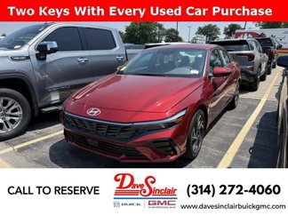 Used 2025 Hyundai Elantra SEL image 1
