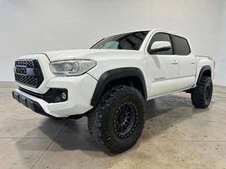 Used 2019 Toyota Tacoma TRD Sport image 1