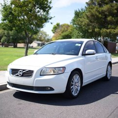 Used 2011 Volvo S40 T5 R-Design image 1
