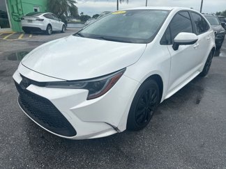 Used 2020 Toyota Corolla LE image 1