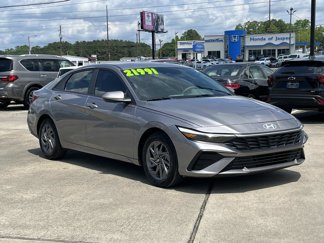 Certified 2024 Hyundai Elantra SEL image 1