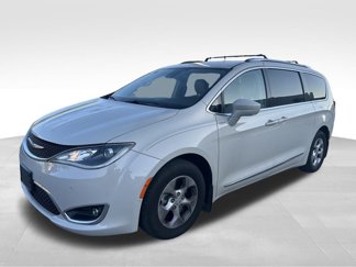 Used 2017 Chrysler Pacifica Touring-L Plus w/ Advanced Safetytec Group image 1