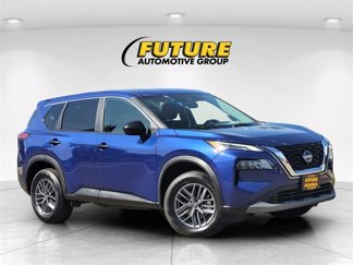 Used 2023 Nissan Rogue S image 1