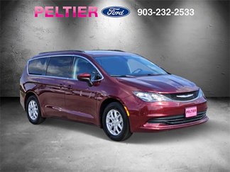 Used 2020 Chrysler Voyager Lxi image 1