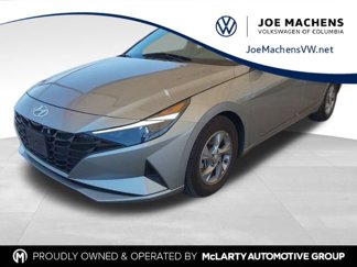 Used 2021 Hyundai Elantra SE image 1