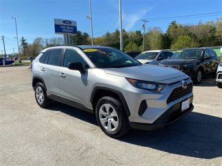 Used 2021 Toyota RAV4 LE image 1
