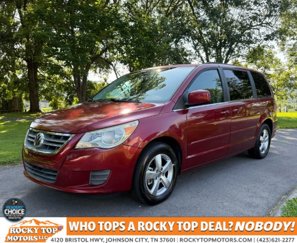 Used 2011 Volkswagen Routan SE image 1