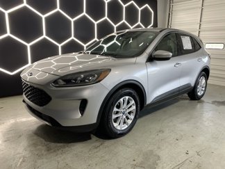 Used 2020 Ford Escape SE image 1