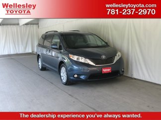 Used 2014 Toyota Sienna XLE image 1