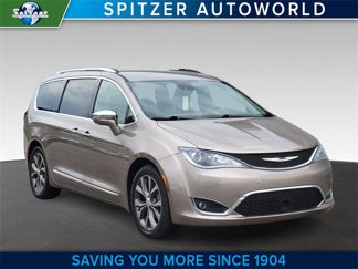 Used 2017 Chrysler Pacifica Limited w/ Advanced Safetytec Group image 1