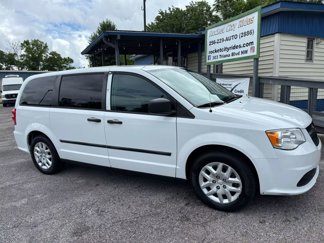 Used 2015 RAM C/V Tradesman w/ UConnect Hands-Free Group image 1