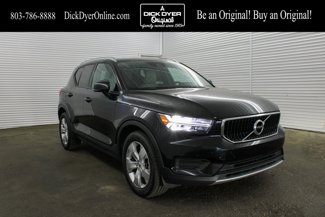 Used 2020 Volvo XC40 T4 Momentum image 1
