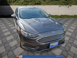 Used 2017 Ford Fusion SE image 1