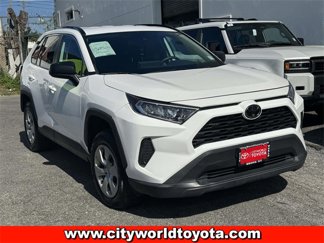 Used 2021 Toyota RAV4 LE image 1
