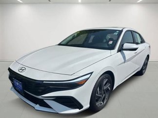 Used 2025 Hyundai Elantra SEL w/ Cargo Package image 1