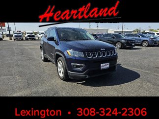 Used 2017 Jeep Compass Latitude image 1