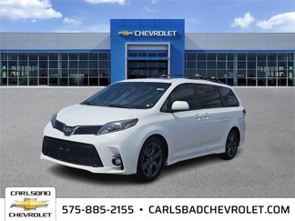 Used 2018 Toyota Sienna SE image 1