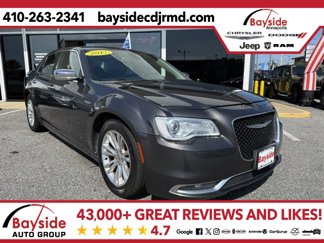 Used 2017 Chrysler 300 C image 1