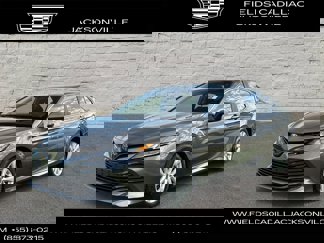 Used 2020 Toyota Camry LE image 1